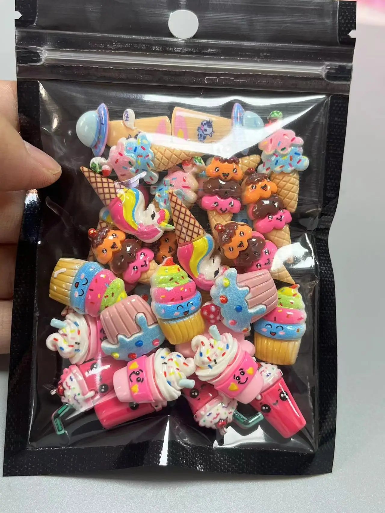 Y2K Hot Pink 30pcs Mix Heart Bear Candy Loiipop Resin Parts Handmade Phose Case Hair Girls Long Nail Art Big Decoraiton Charms